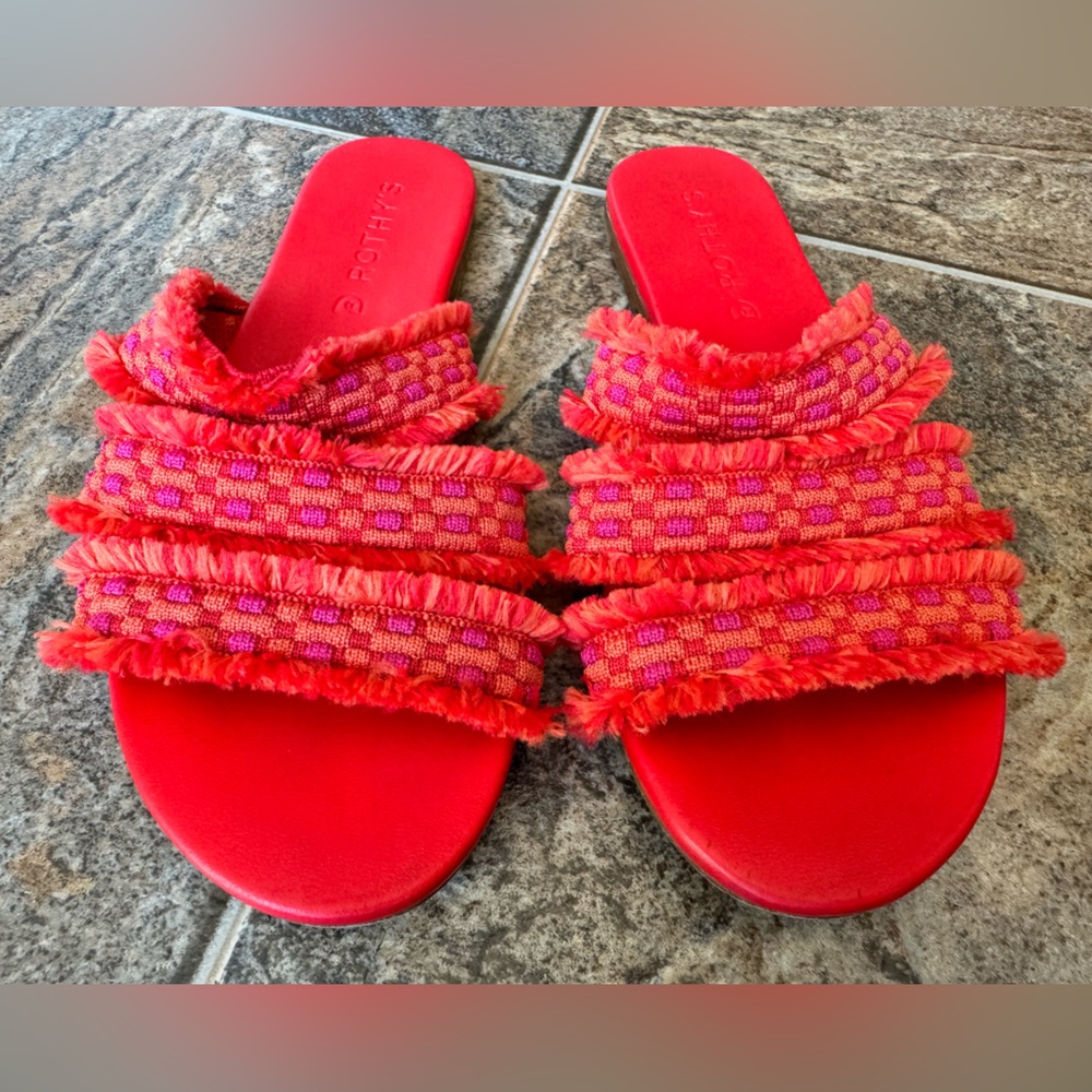 Rothy’s The Triple Band Fringe Sandals in Red- Women’s Size 5.5
